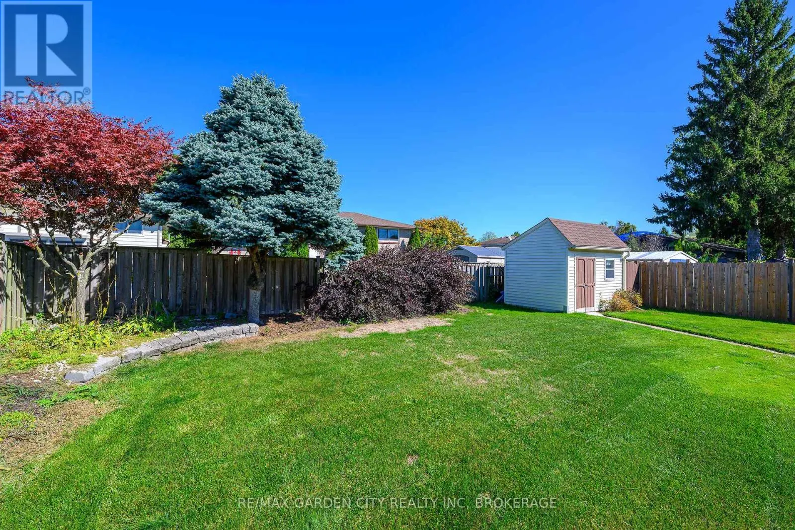 10 MACOOMB DRIVE