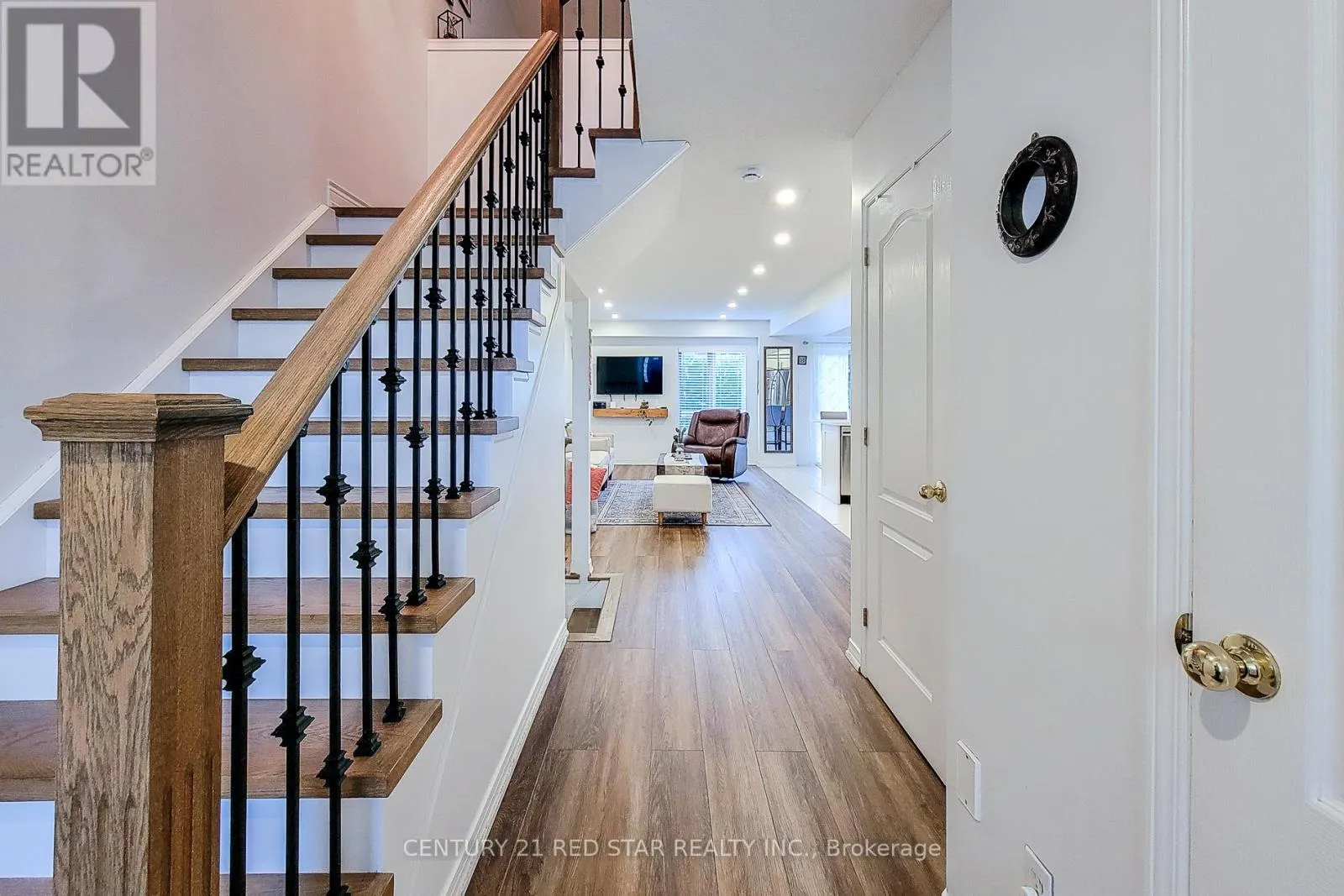 19 - 18 CEDAR STREET