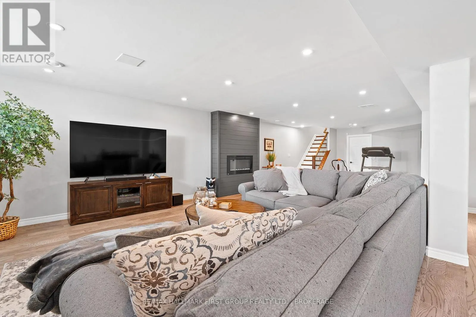 1107 WOODHAVEN DRIVE