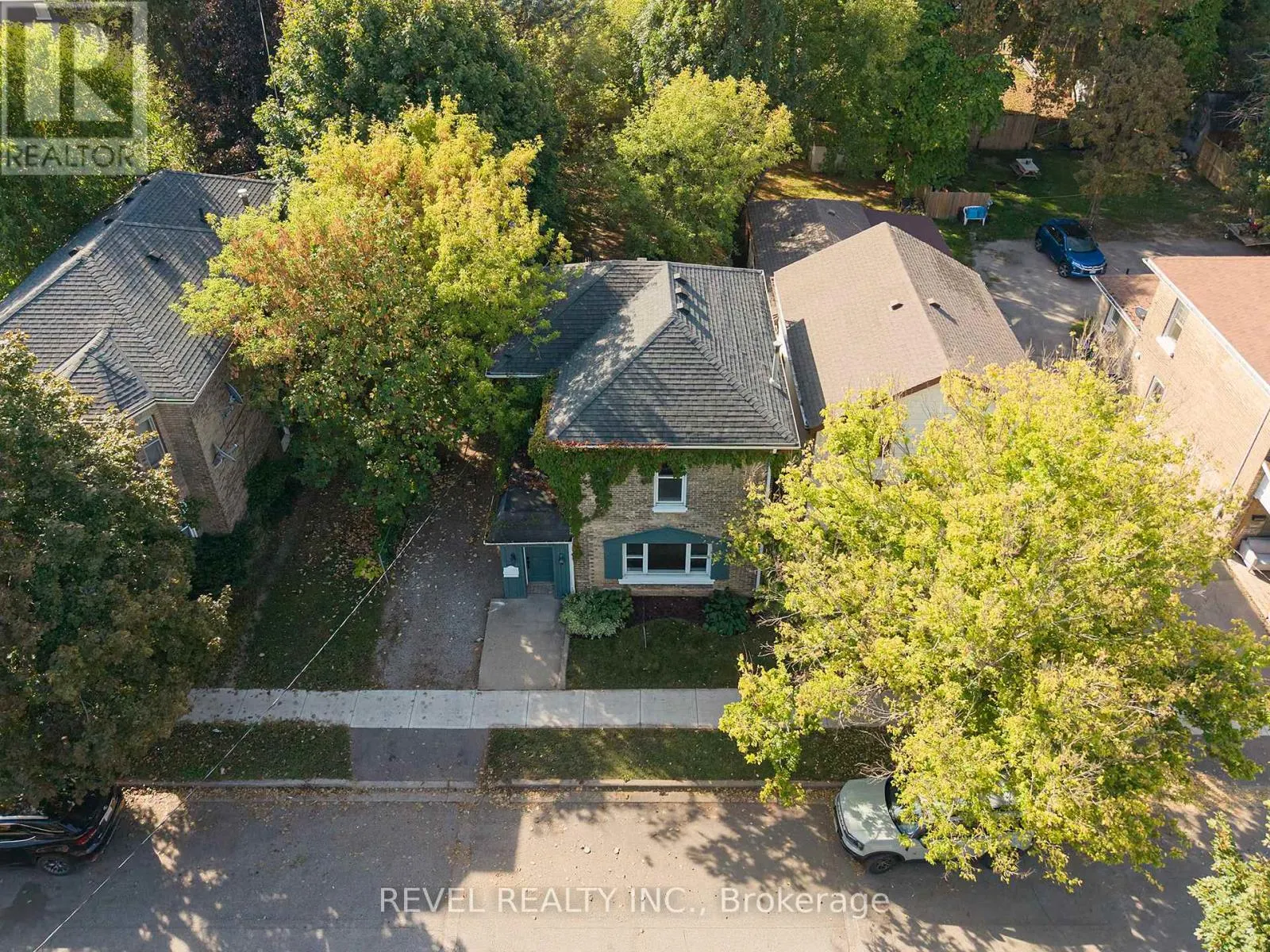 235 DARLING STREET