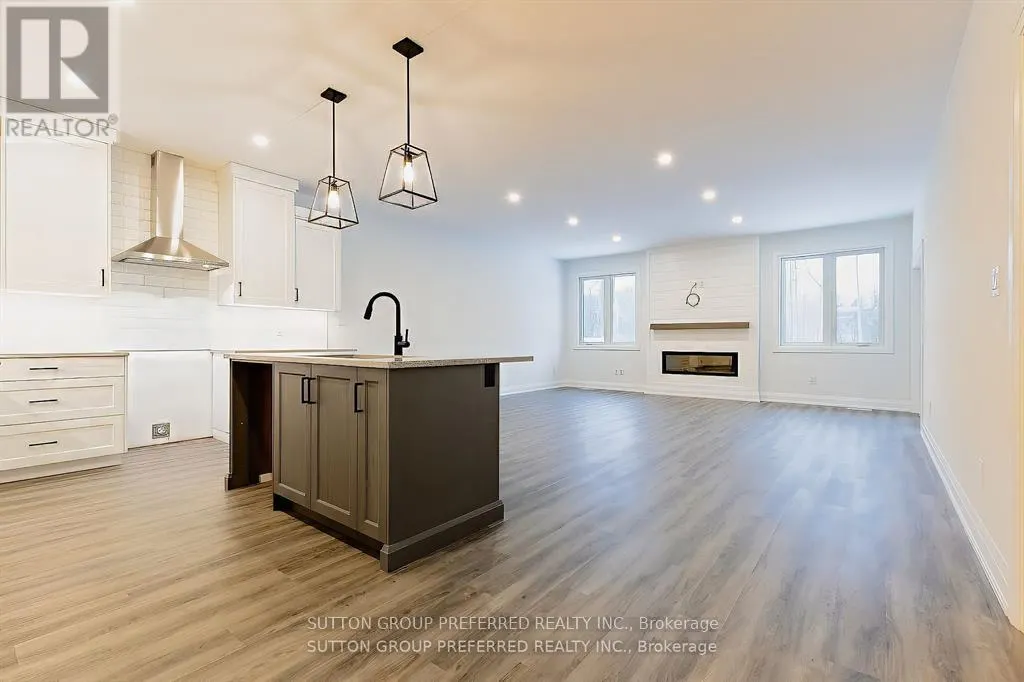 16 - 175 GLENGARIFF DRIVE, #16