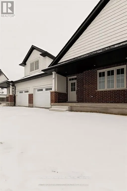 16 - 175 GLENGARIFF DRIVE, #16