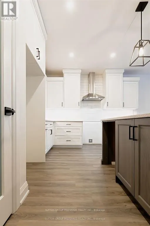 16 - 175 GLENGARIFF DRIVE, #16