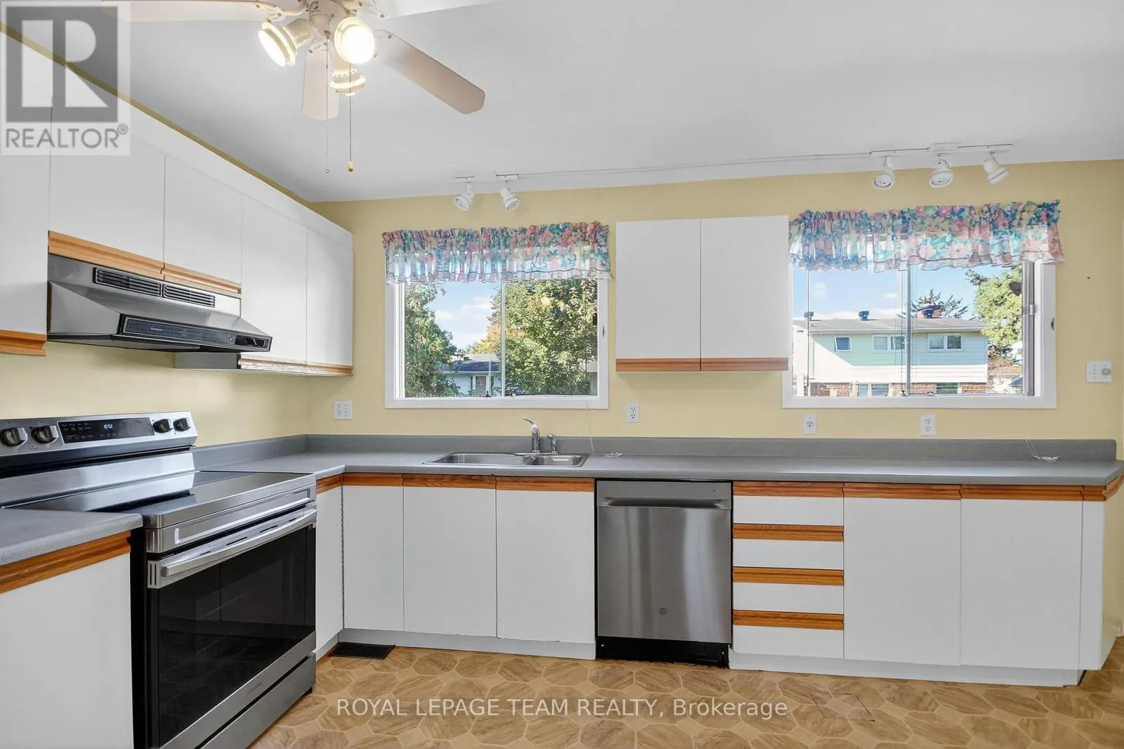 1264 MORRISON DRIVE
