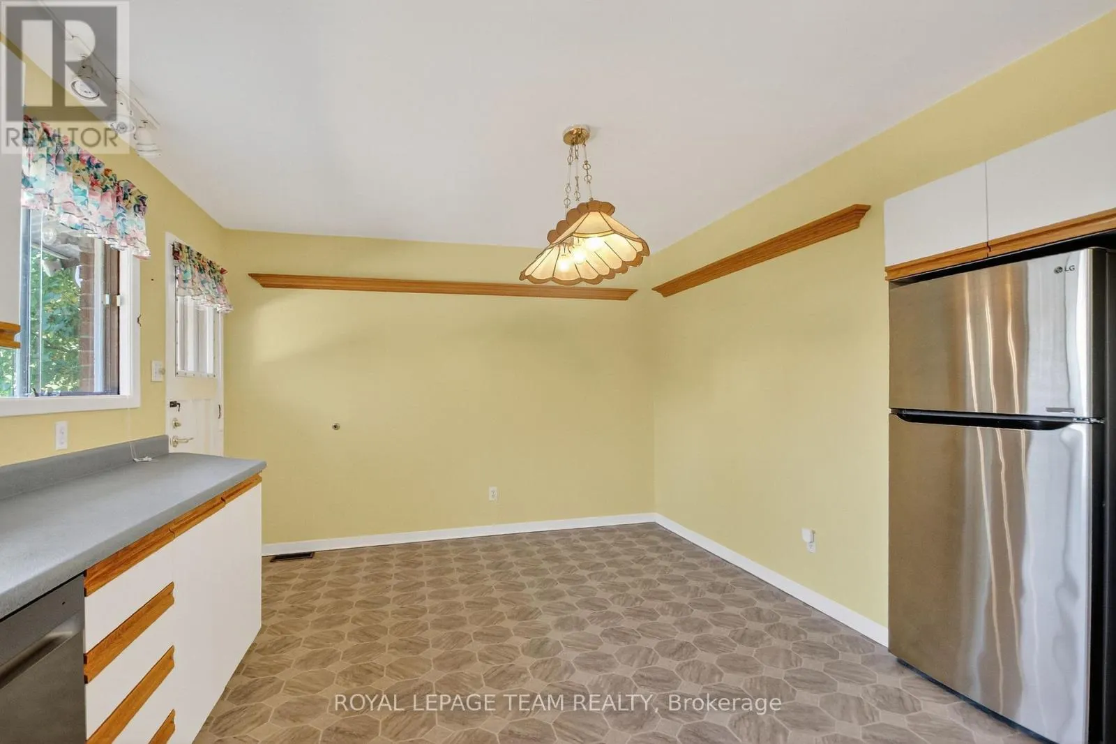 1264 MORRISON DRIVE