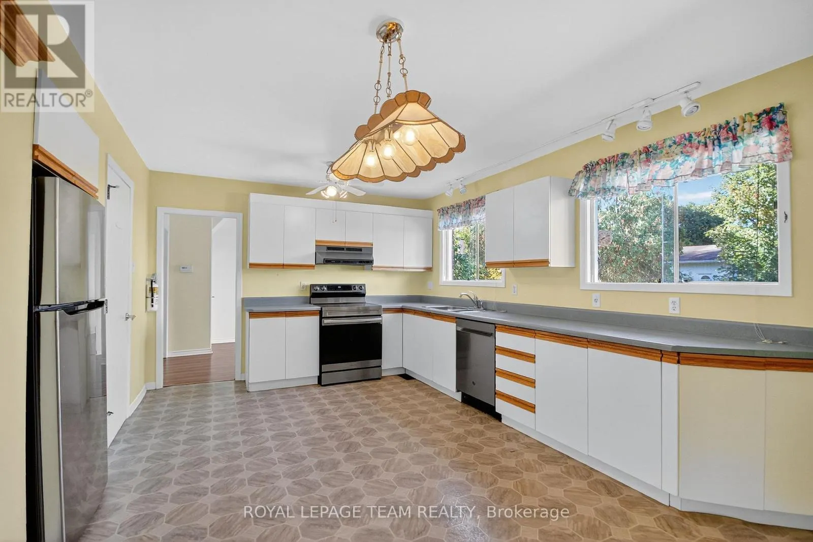 1264 MORRISON DRIVE