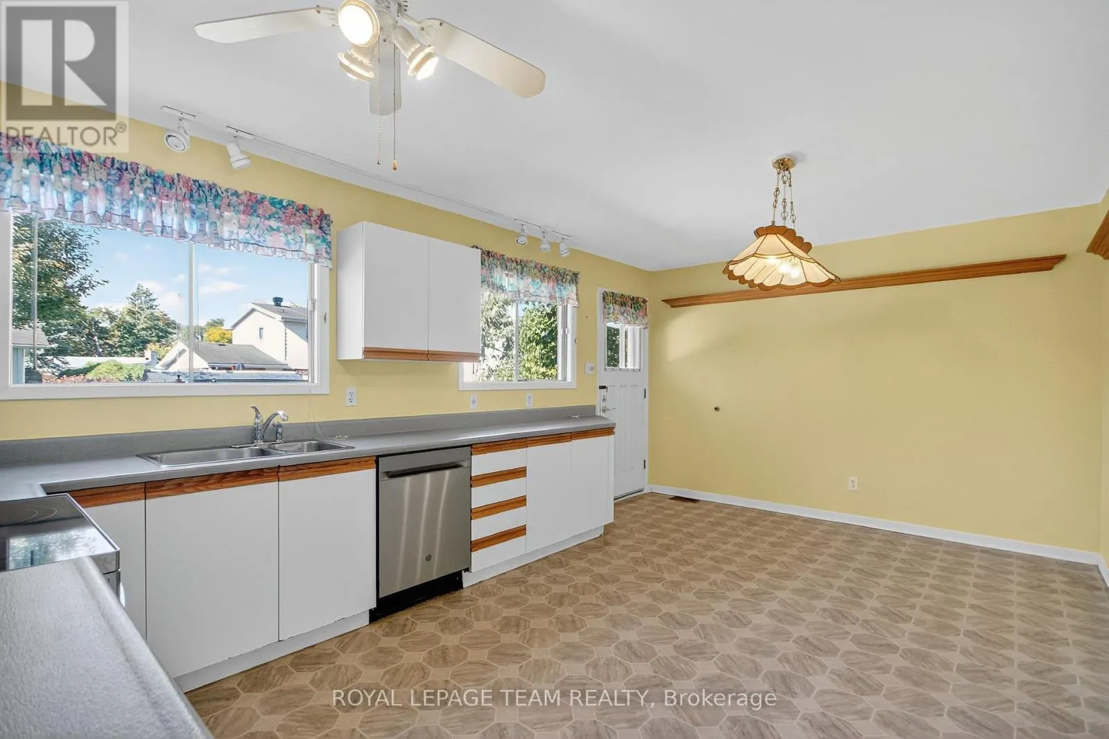 1264 MORRISON DRIVE