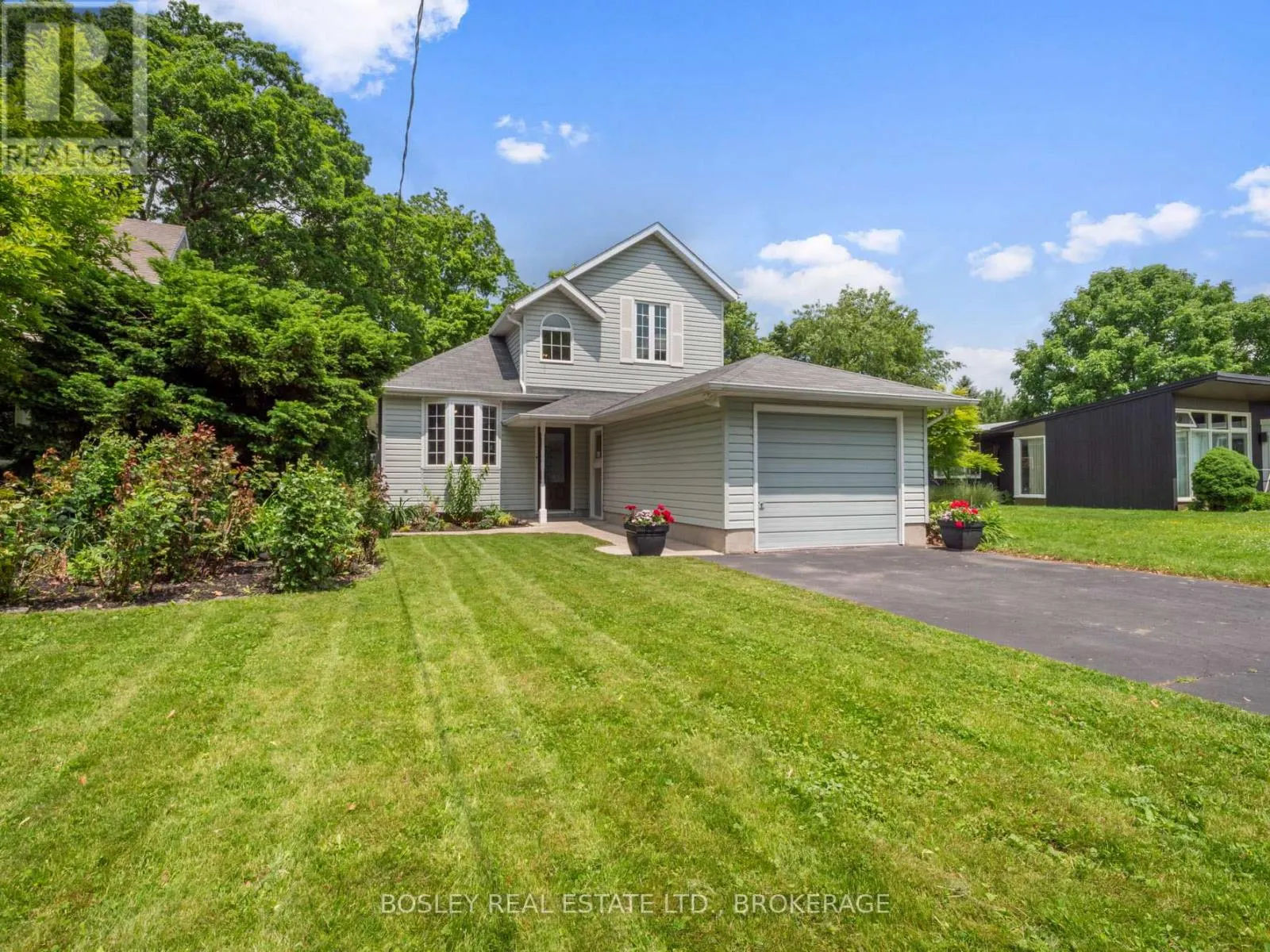 48 HENLEY DRIVE