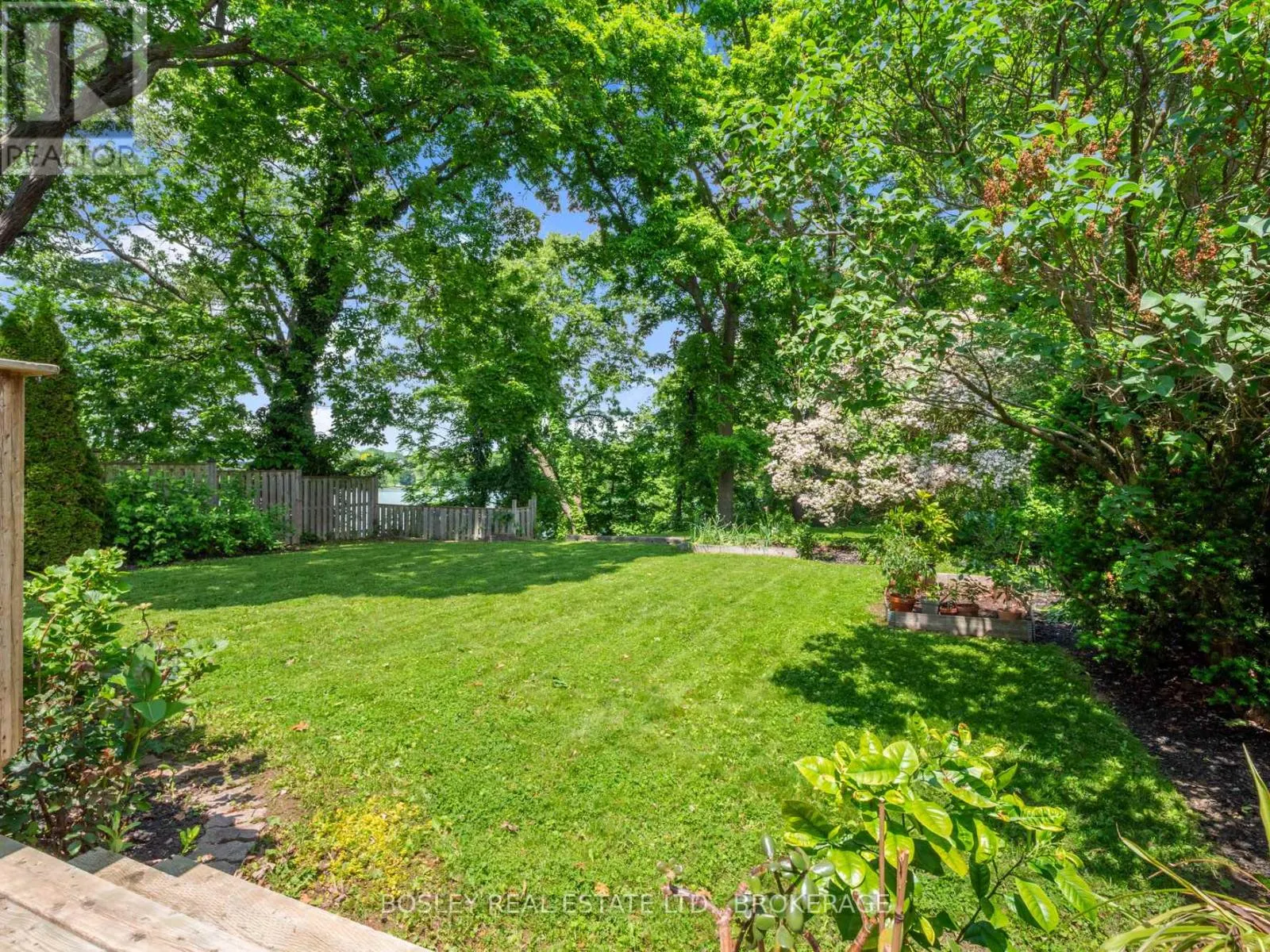 48 HENLEY DRIVE