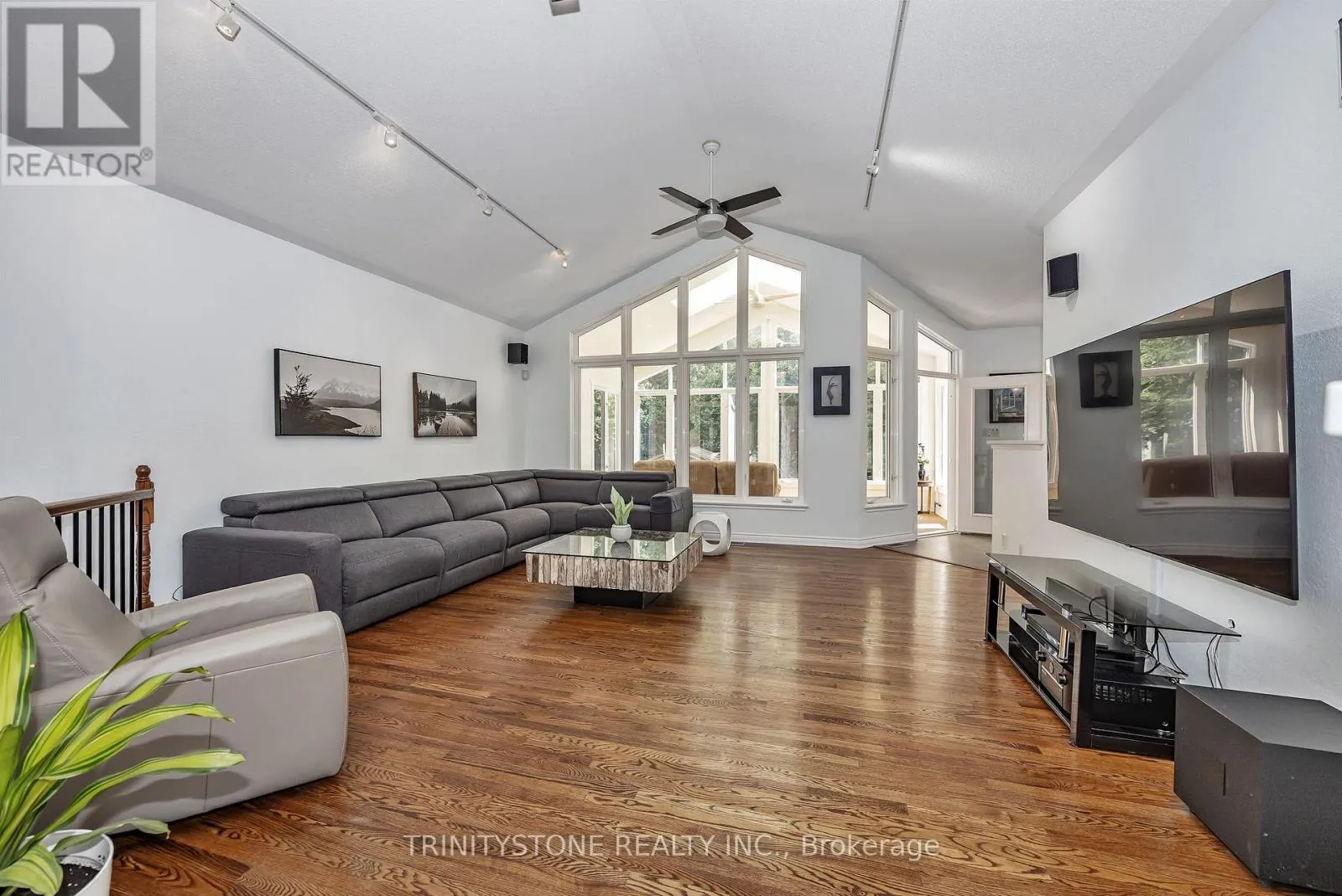 36 SAWGRASS CIRCLE