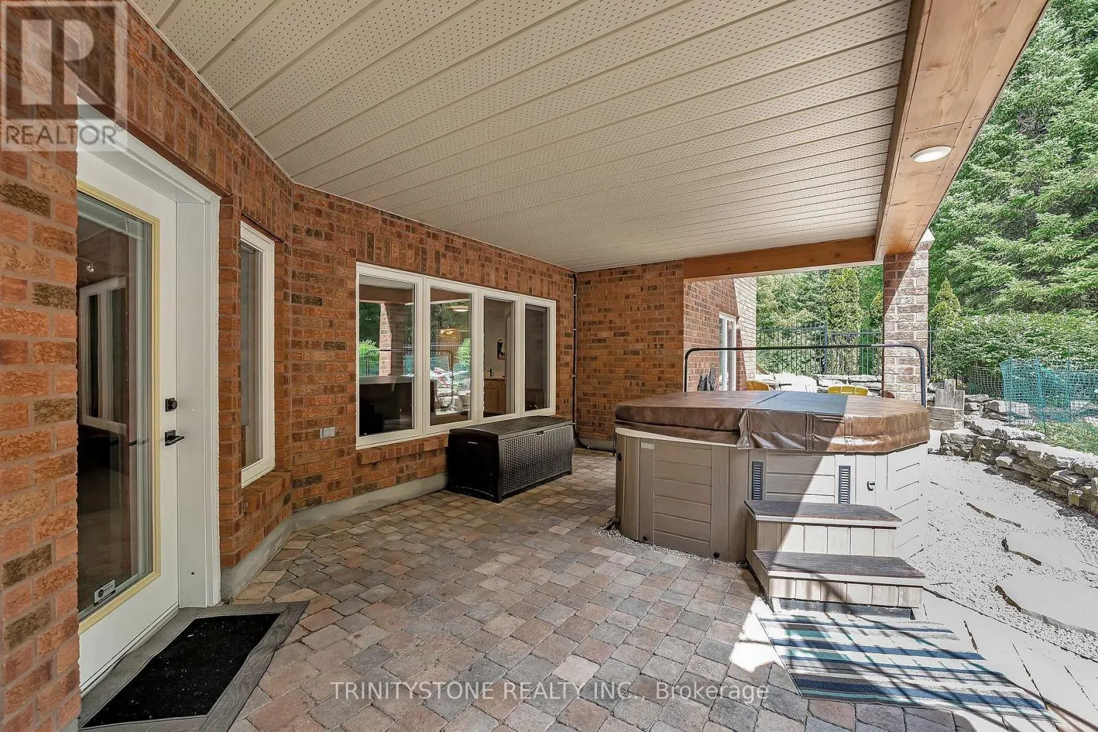 36 SAWGRASS CIRCLE