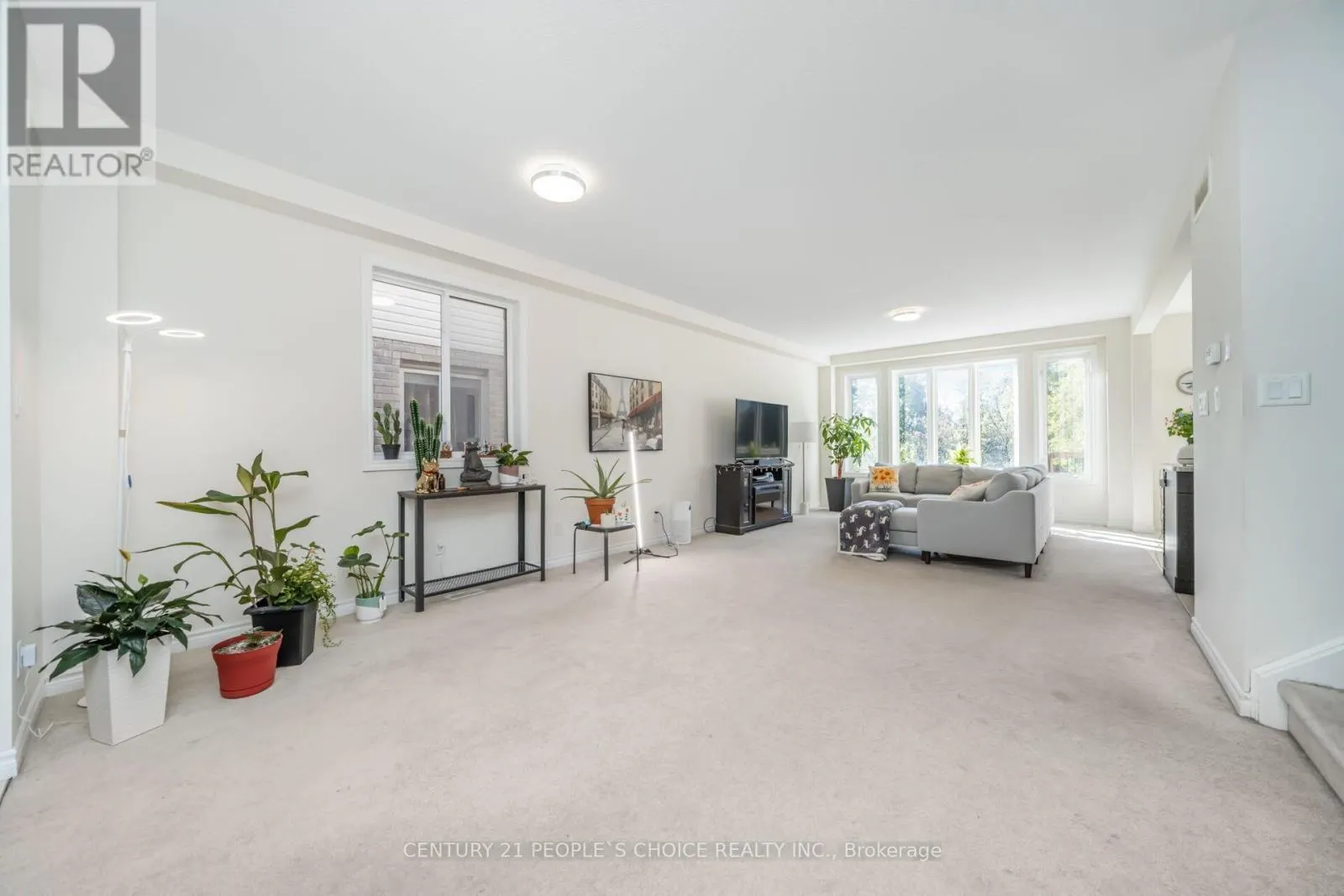 131 STEEPLECHASE WAY