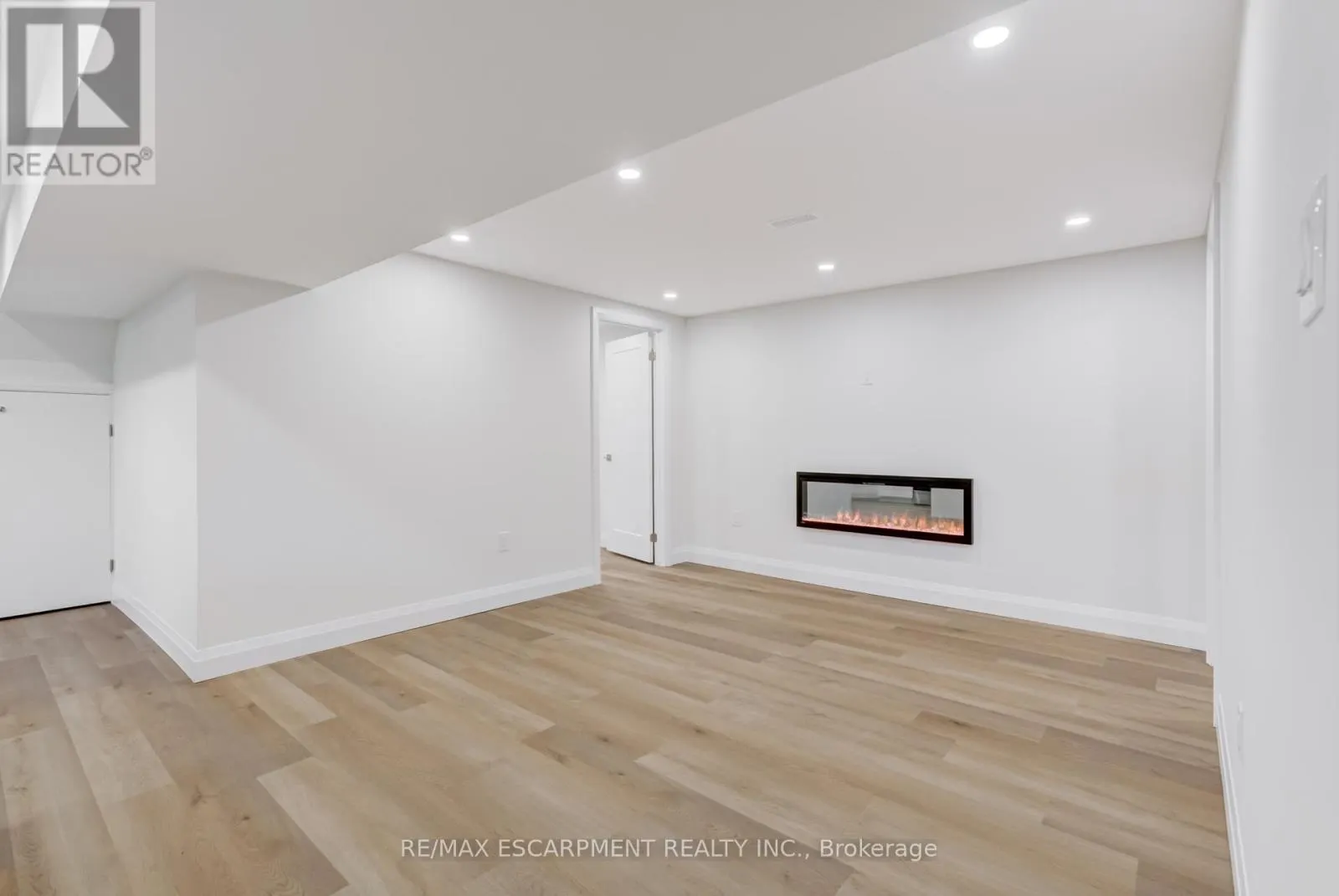 13 SKYLAND DRIVE