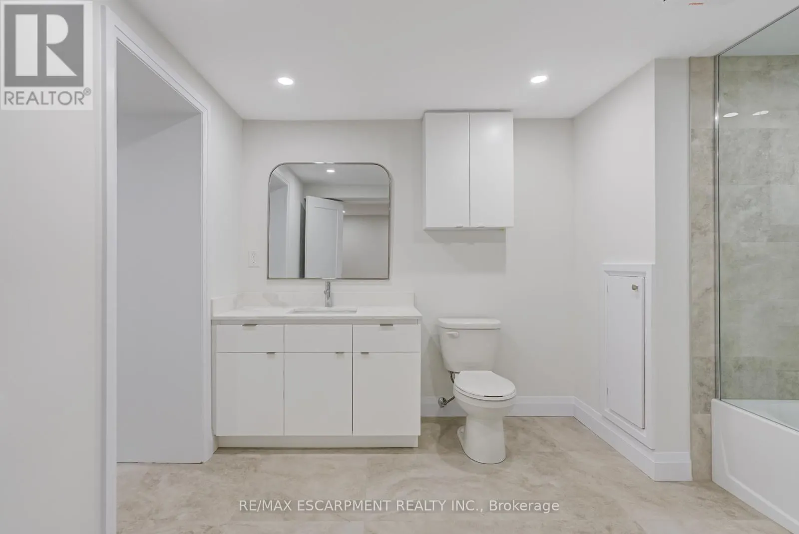 13 SKYLAND DRIVE