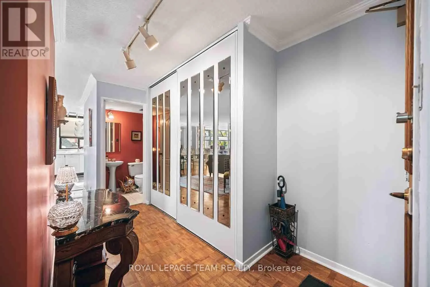 303 - 40 ARTHUR STREET