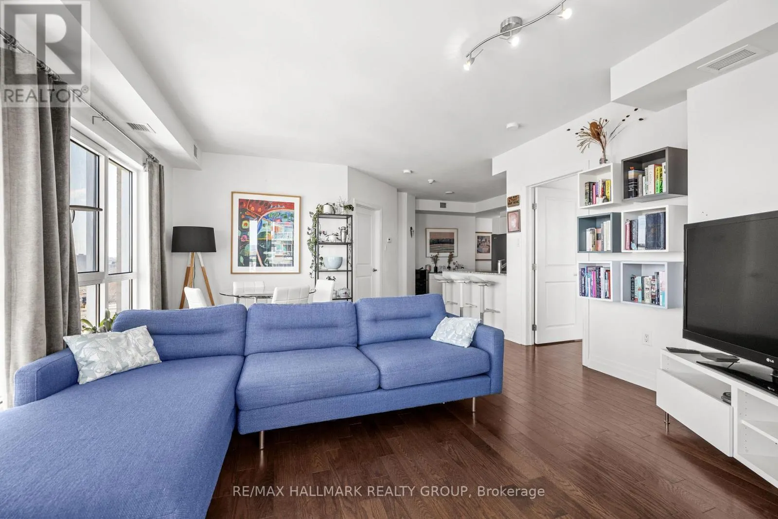 1304 - 90 LANDRY STREET