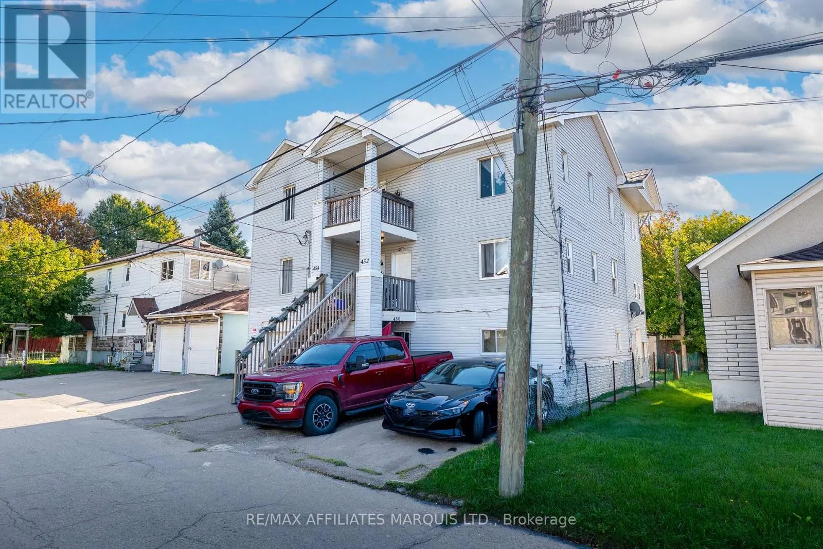 454 EIGHTH STREET E
