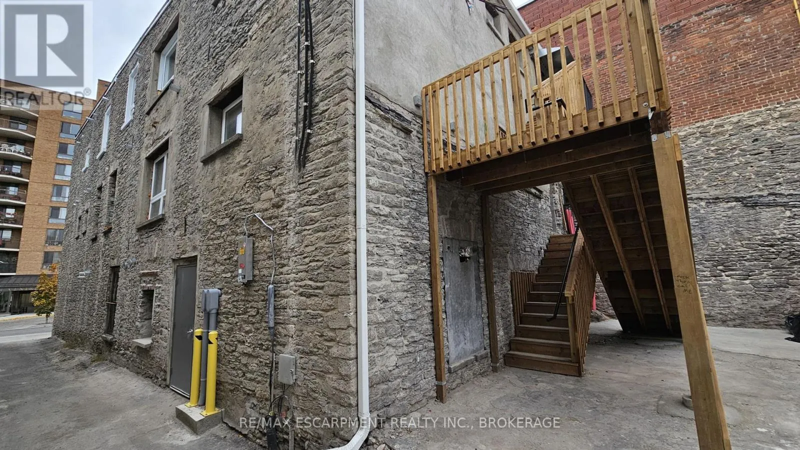363 FRONT STREET