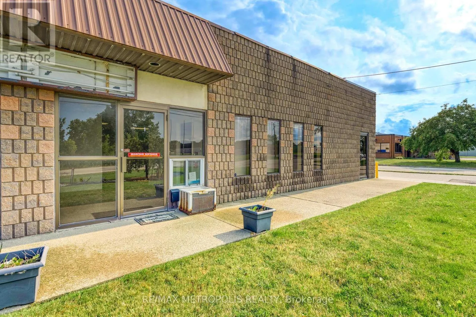 # 1 & 2 - 1173 MICHENER ROAD