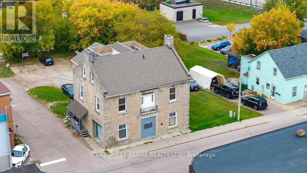 156 MACKAY STREET