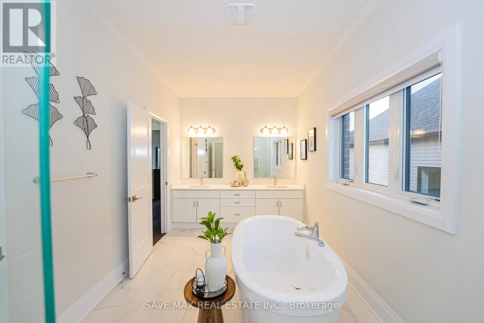 26 FALCONRIDGE DRIVE