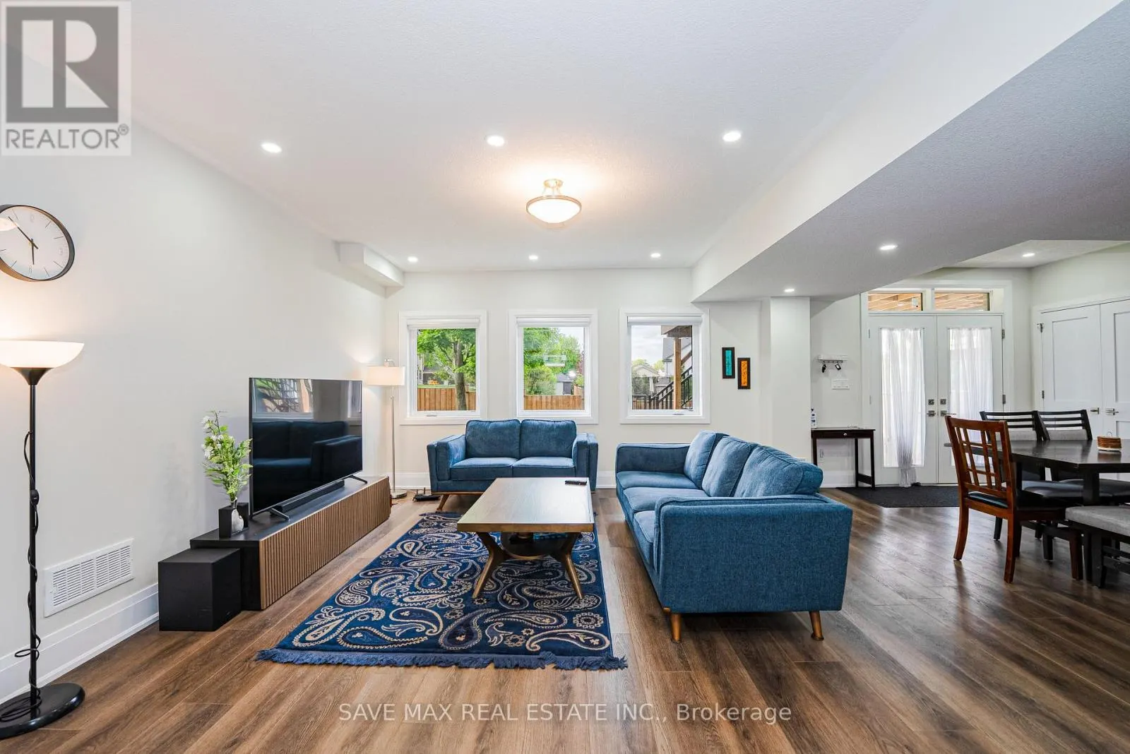 26 FALCONRIDGE DRIVE