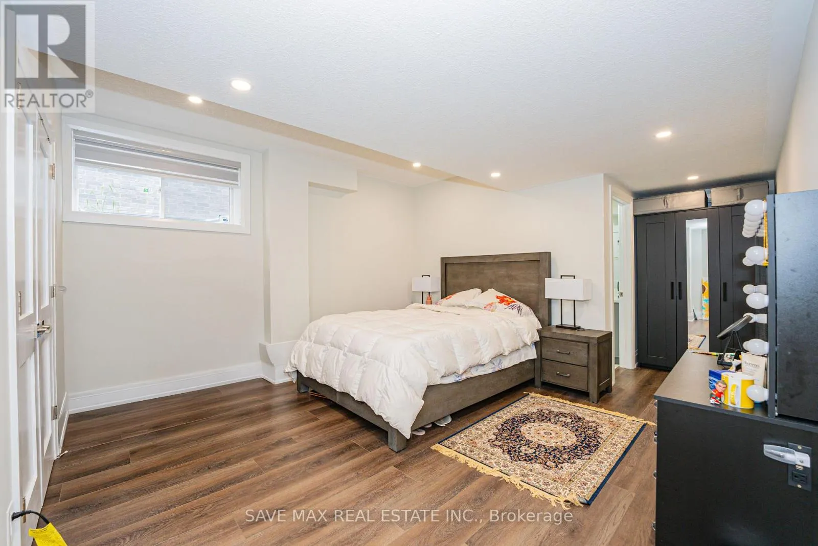 26 FALCONRIDGE DRIVE