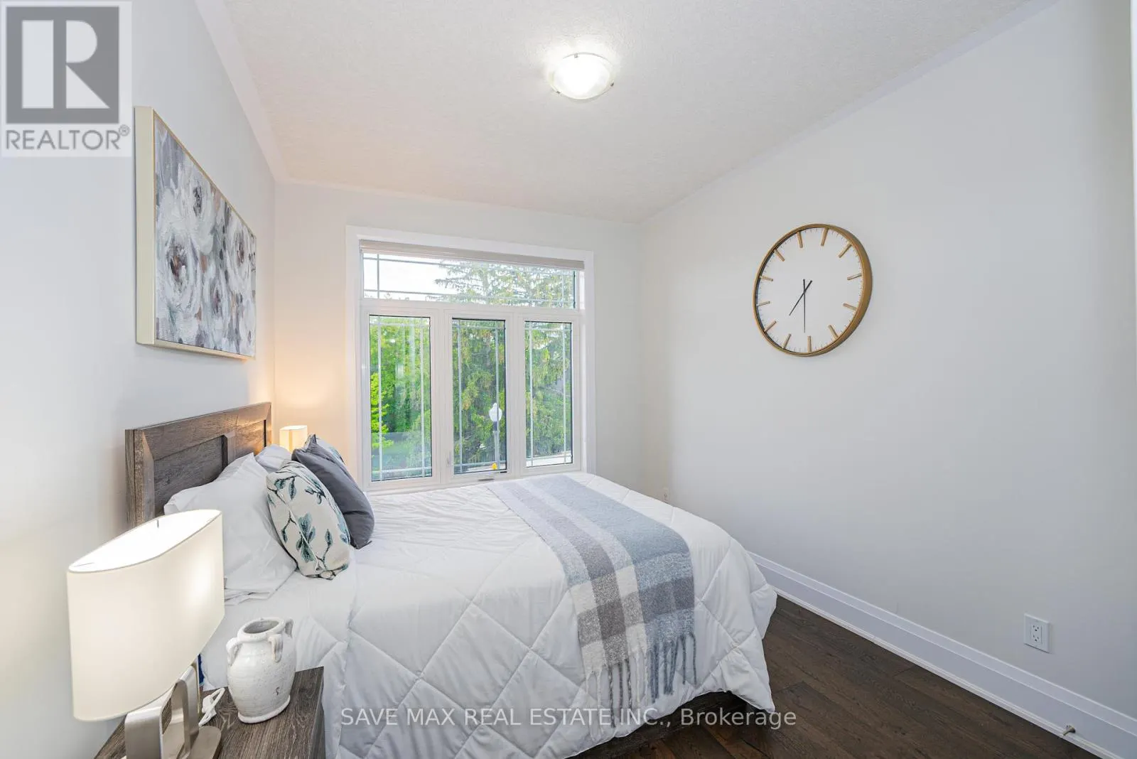 26 FALCONRIDGE DRIVE