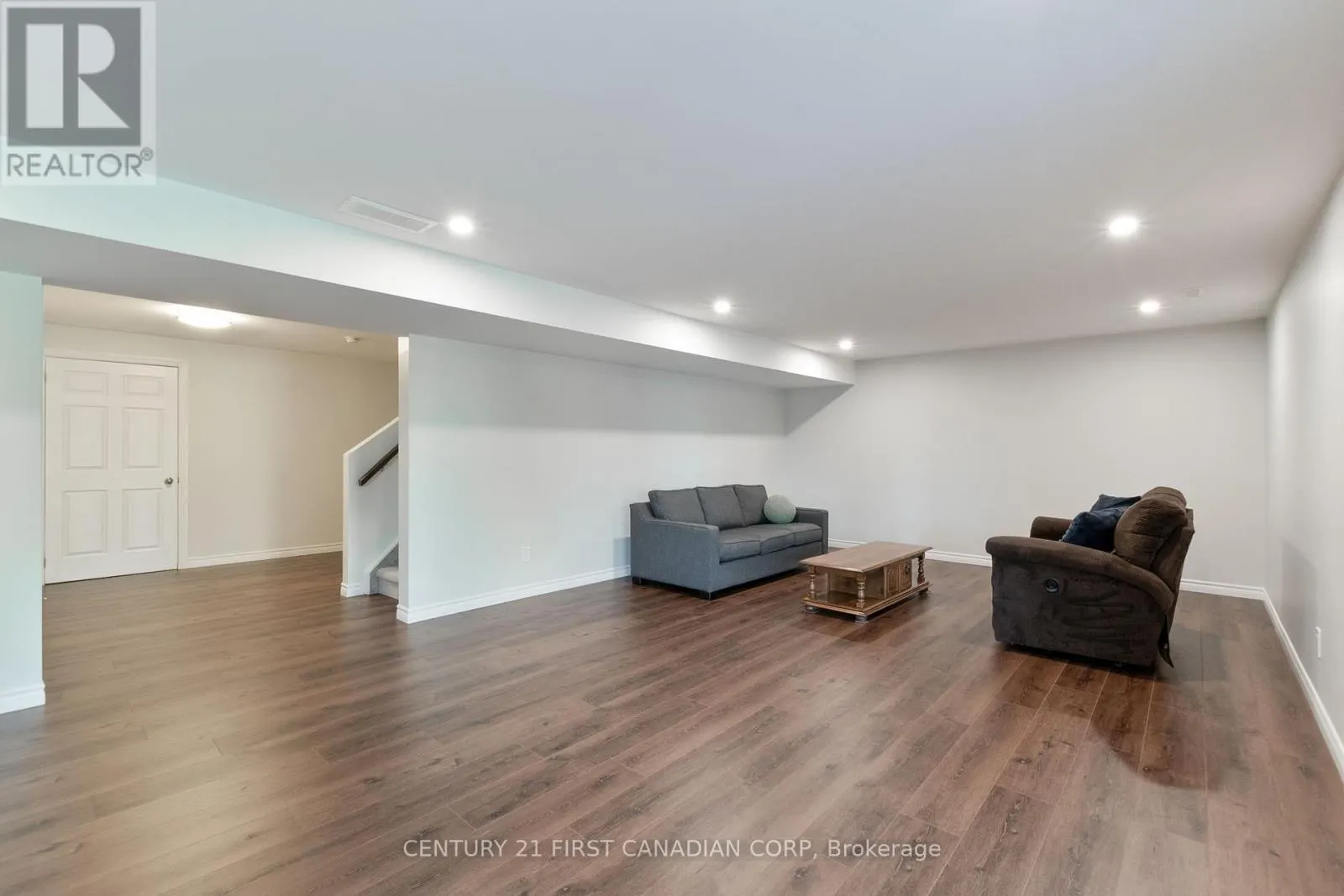 6 NOBLE LANE