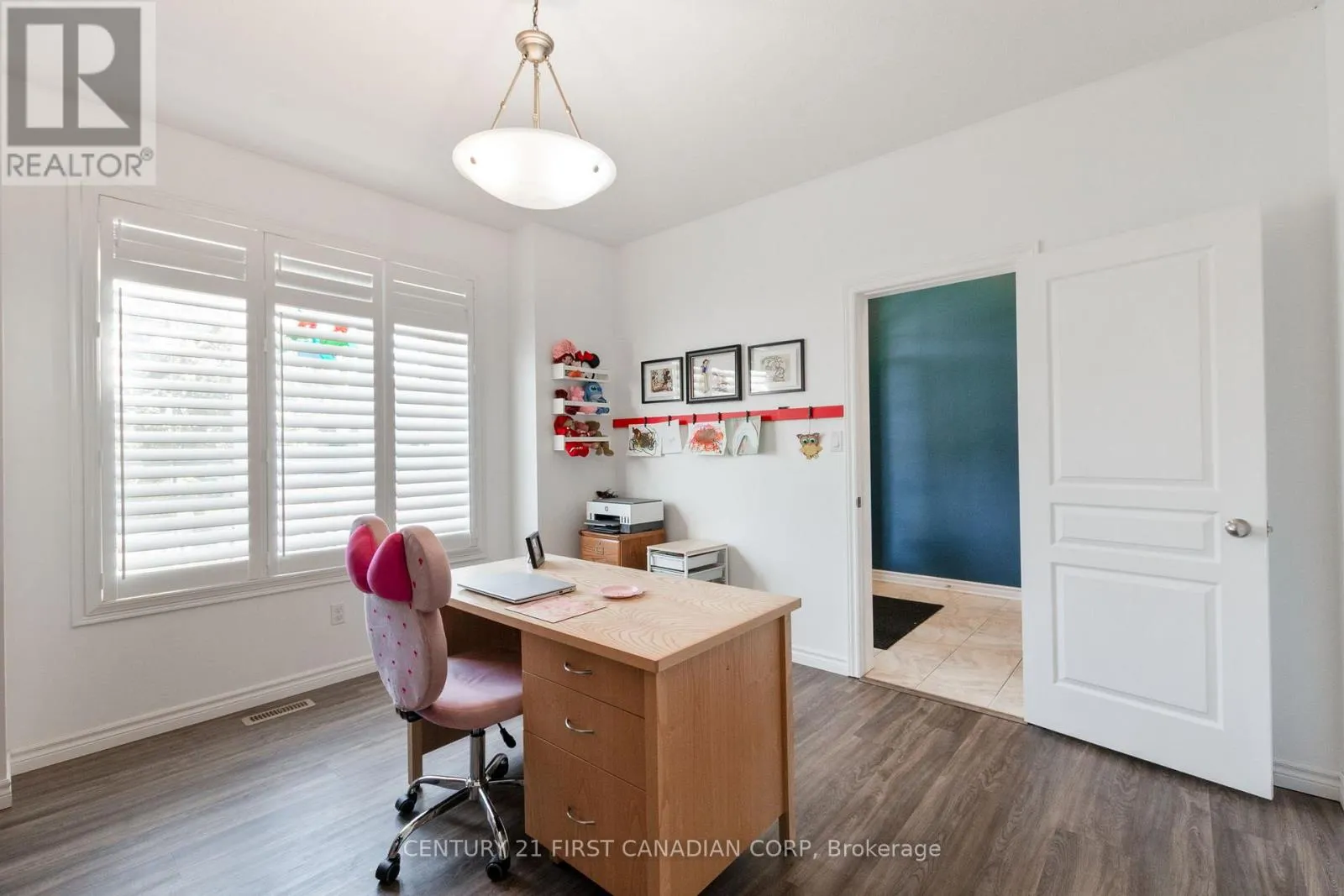 6 NOBLE LANE