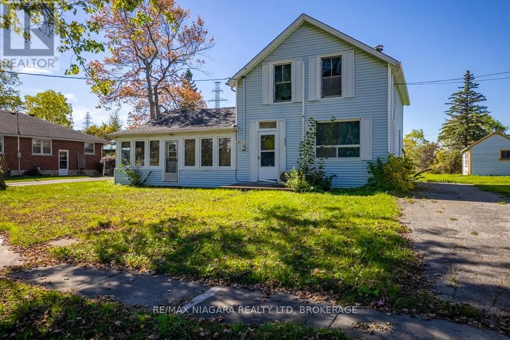 2295 CENTRE STREET