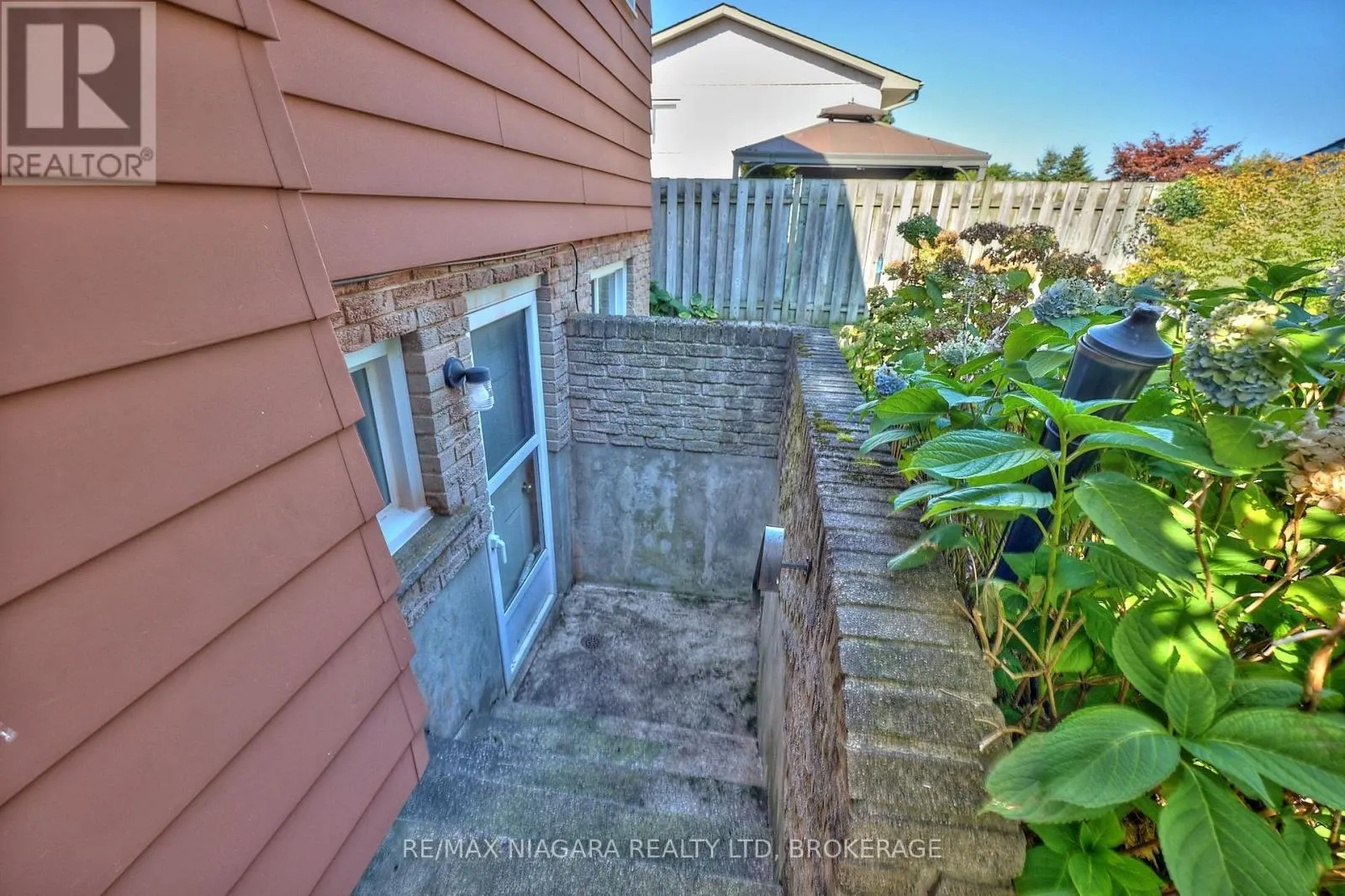 68 ACADIA CRESCENT