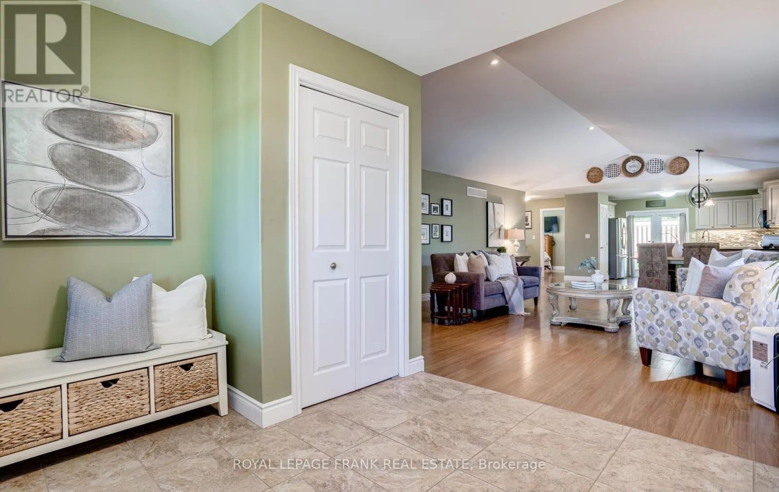41 CORTLAND WAY