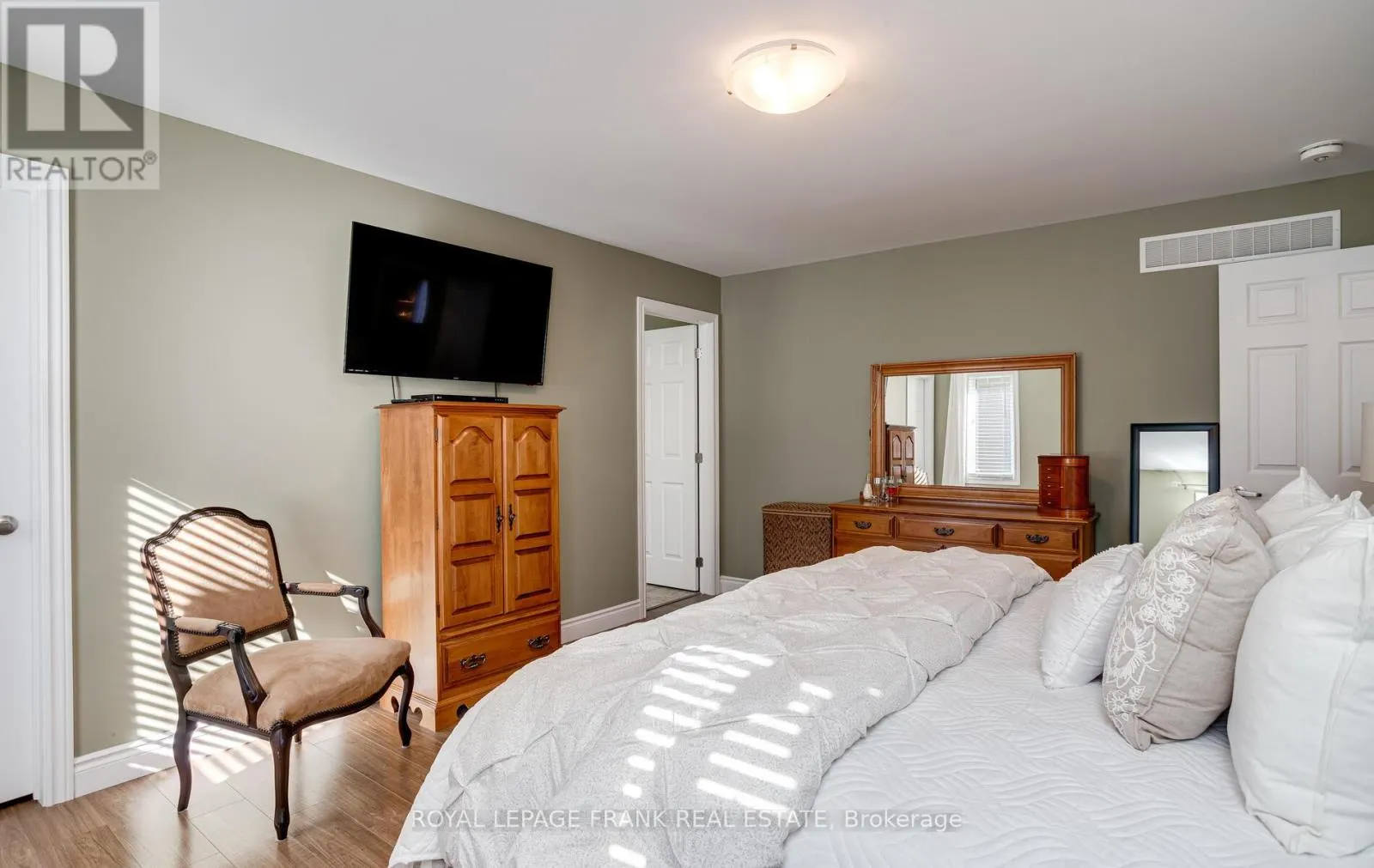 41 CORTLAND WAY