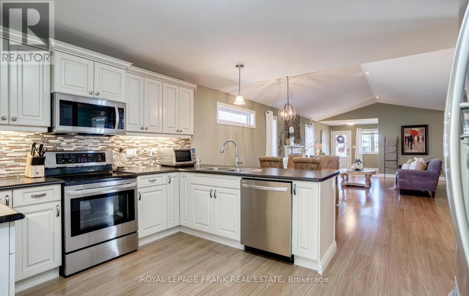 41 CORTLAND WAY