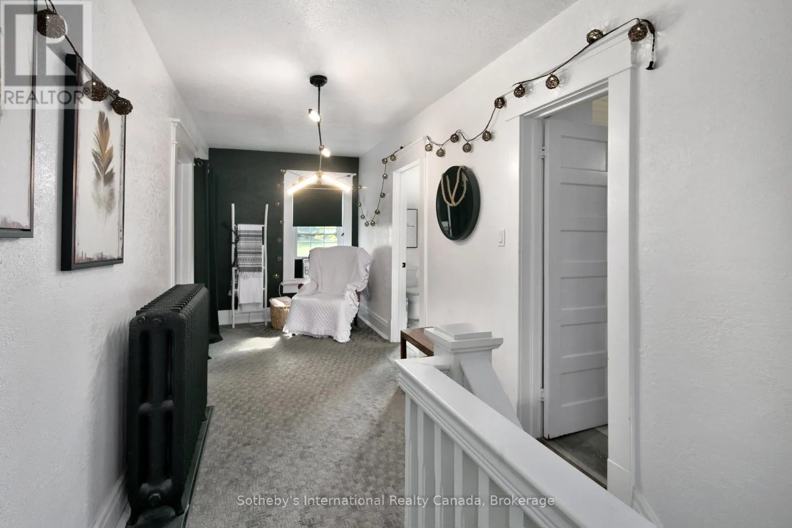 137840 GREY 12 ROAD