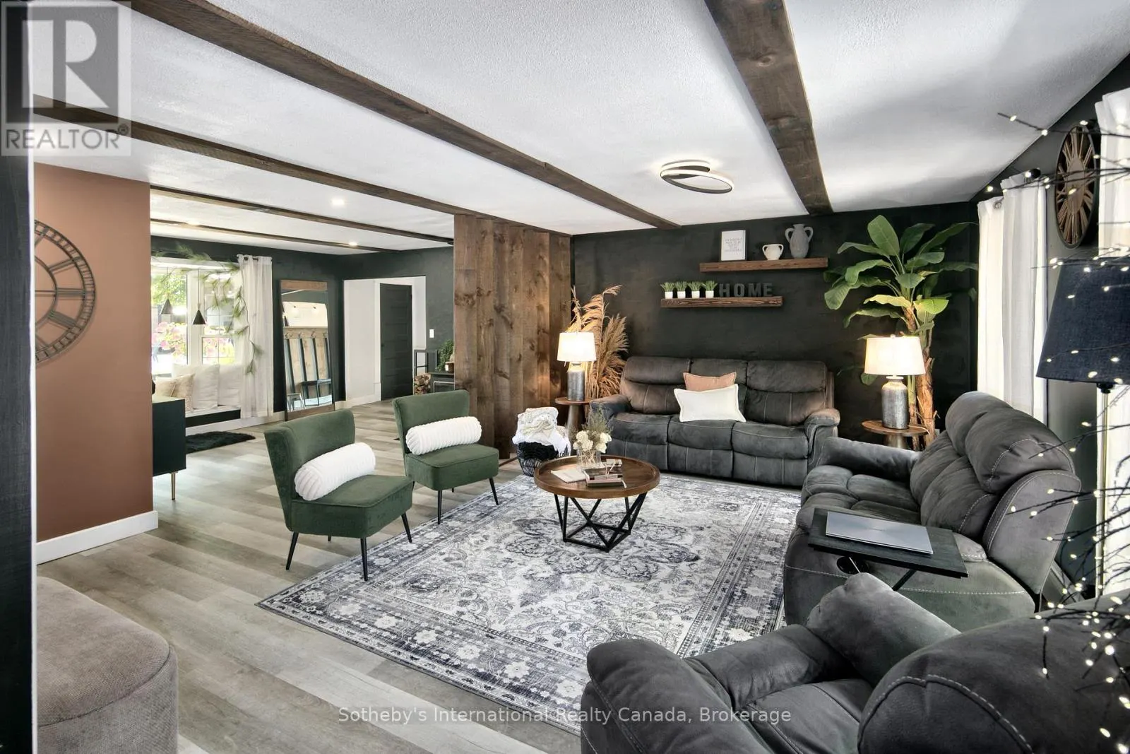 137840 GREY 12 ROAD