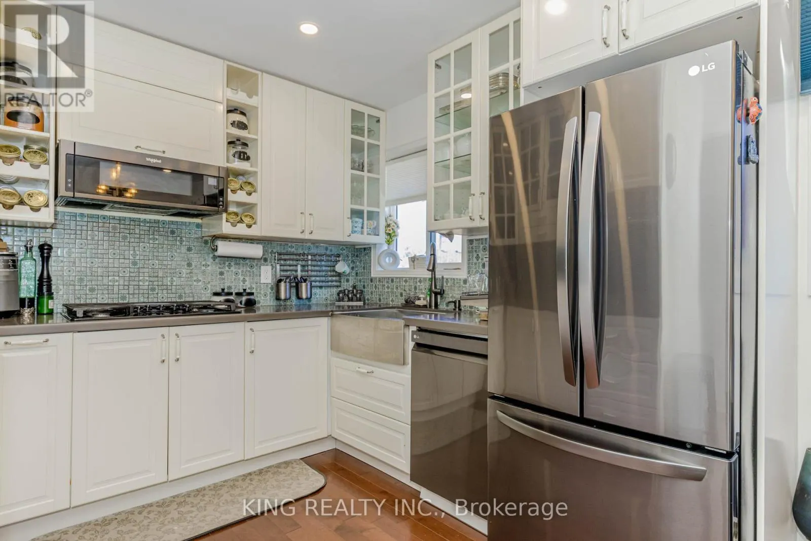 28 AINSLIE AVENUE