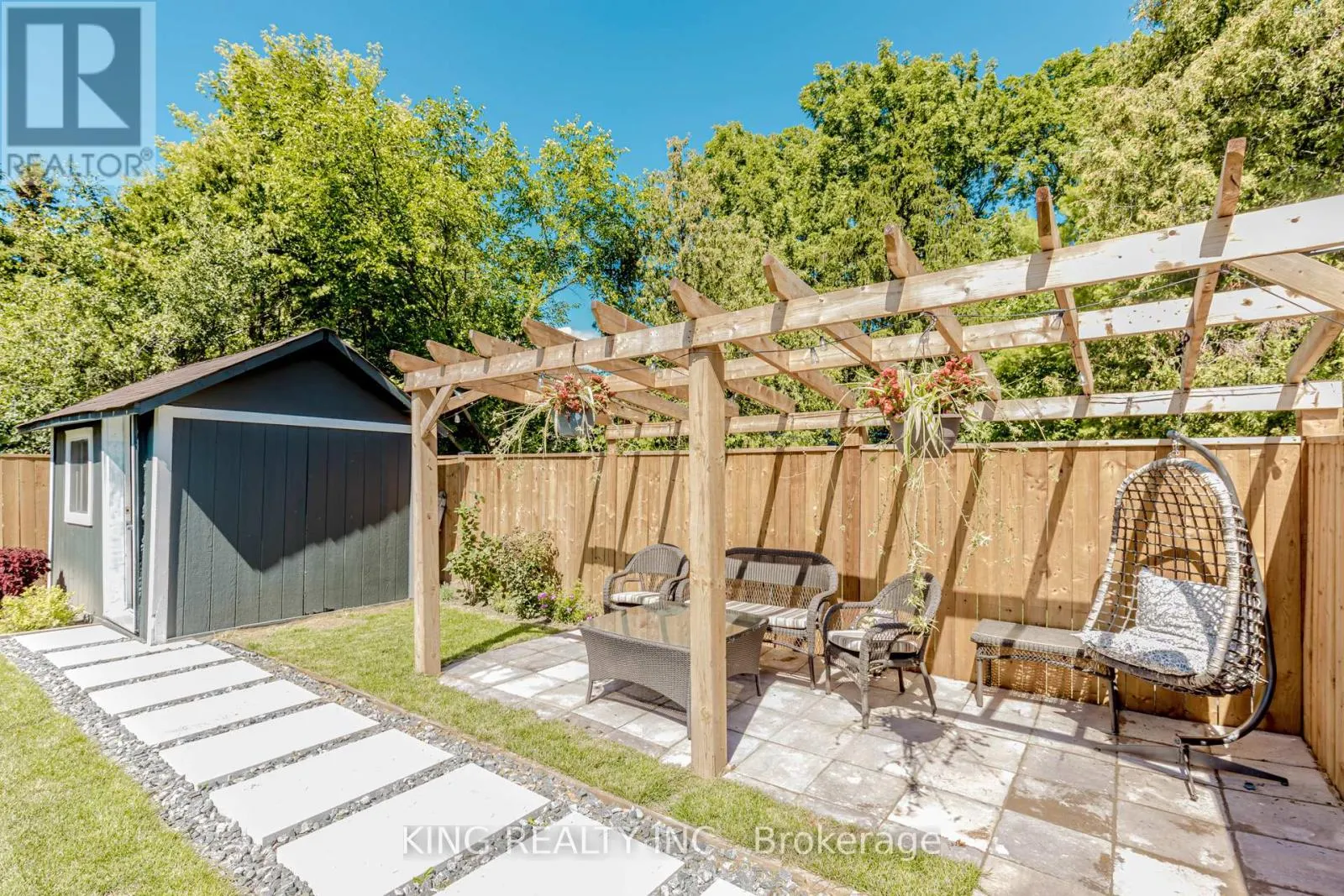 28 AINSLIE AVENUE