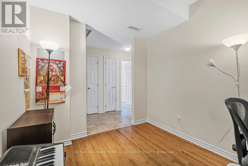 201 - 140 GUELPH PRIVATE