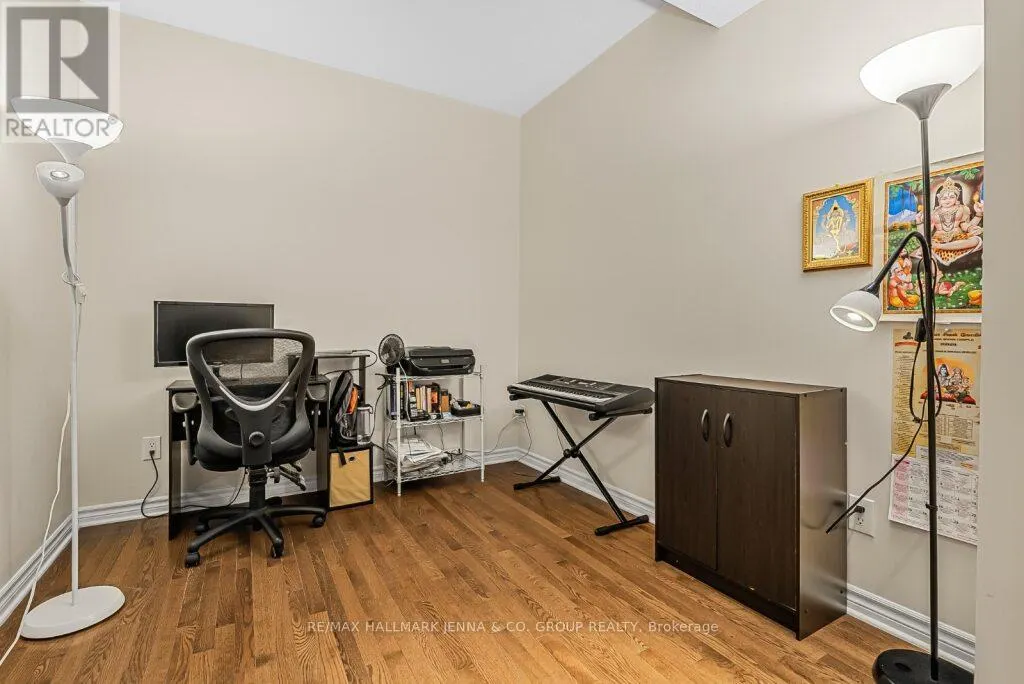201 - 140 GUELPH PRIVATE