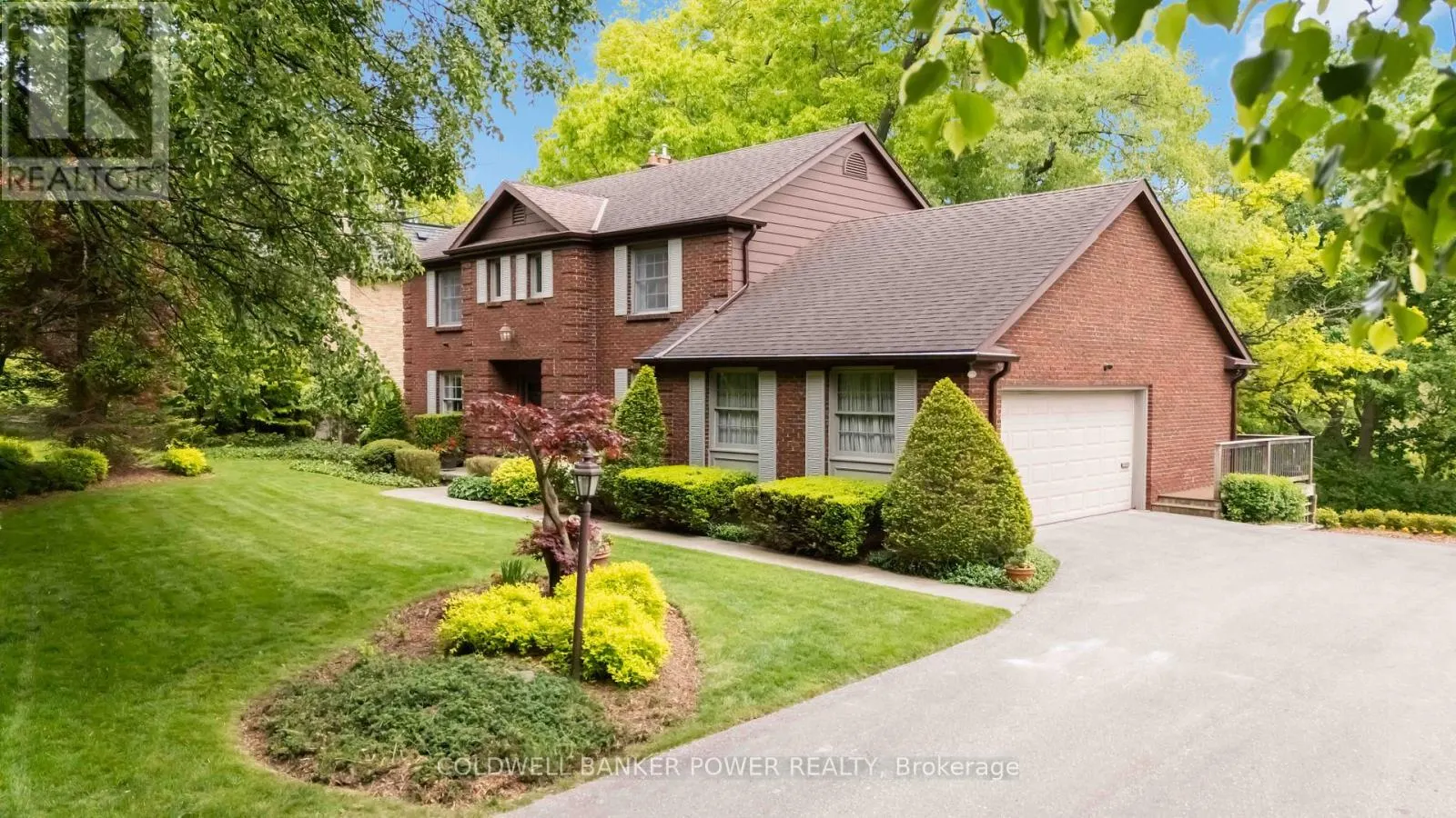 41 HAMPTON CRESCENT
