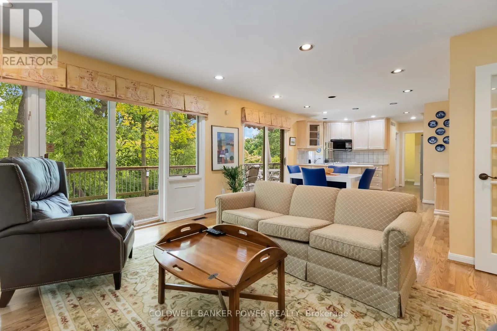 41 HAMPTON CRESCENT