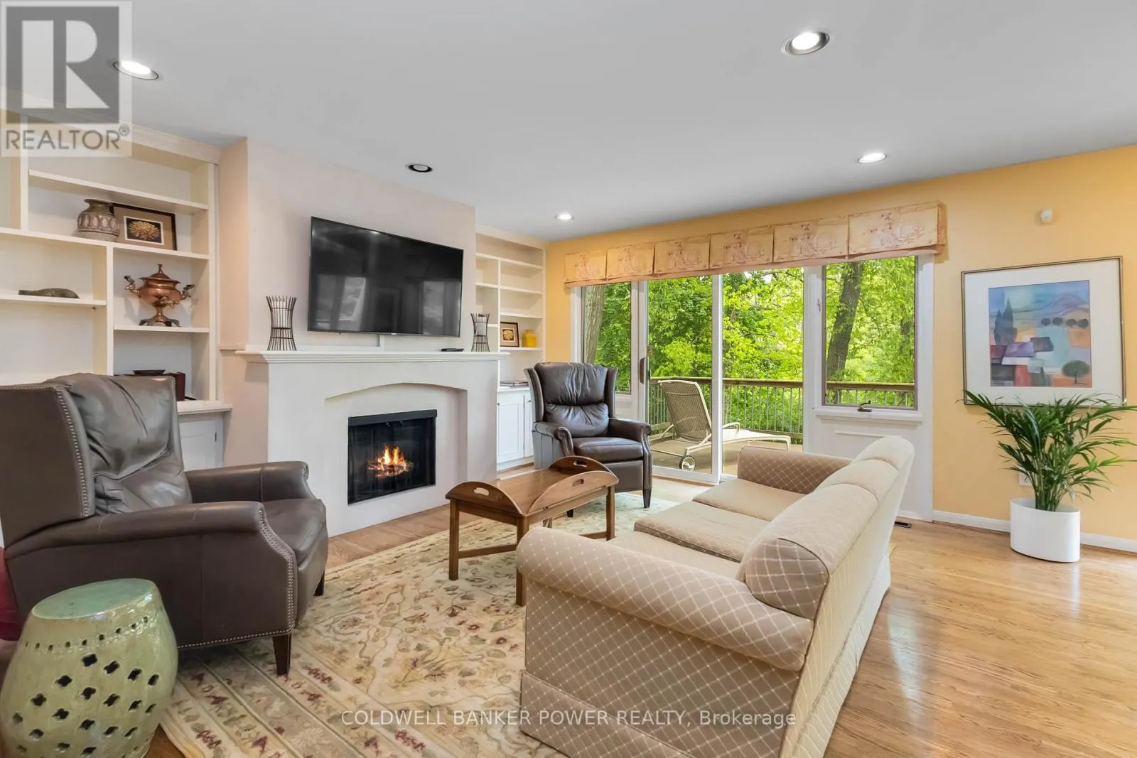 41 HAMPTON CRESCENT