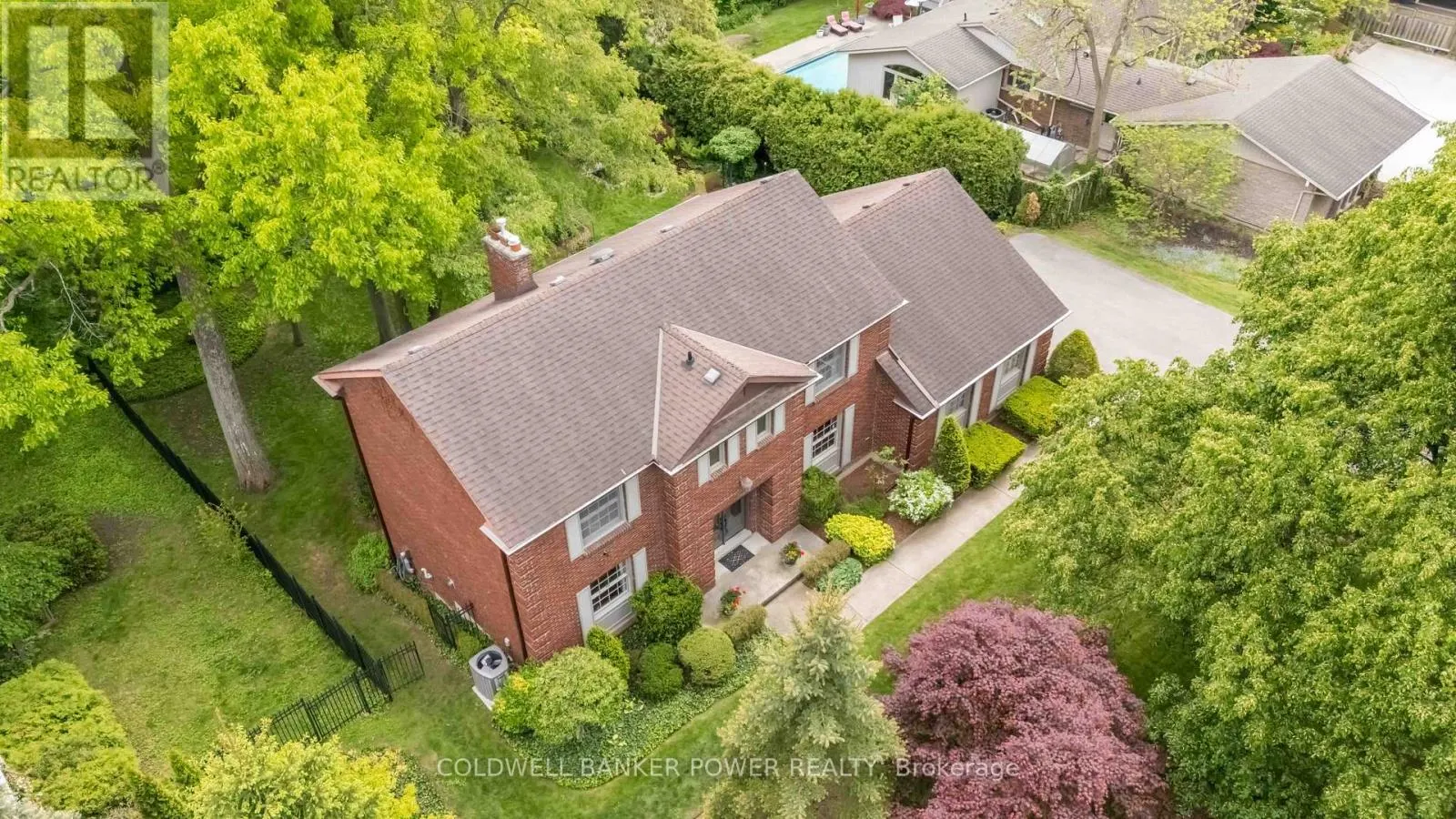 41 HAMPTON CRESCENT