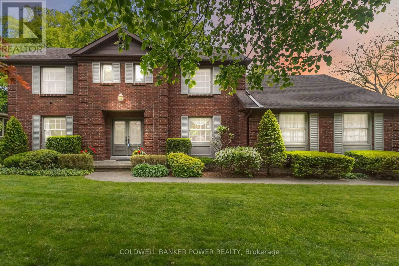 41 HAMPTON CRESCENT