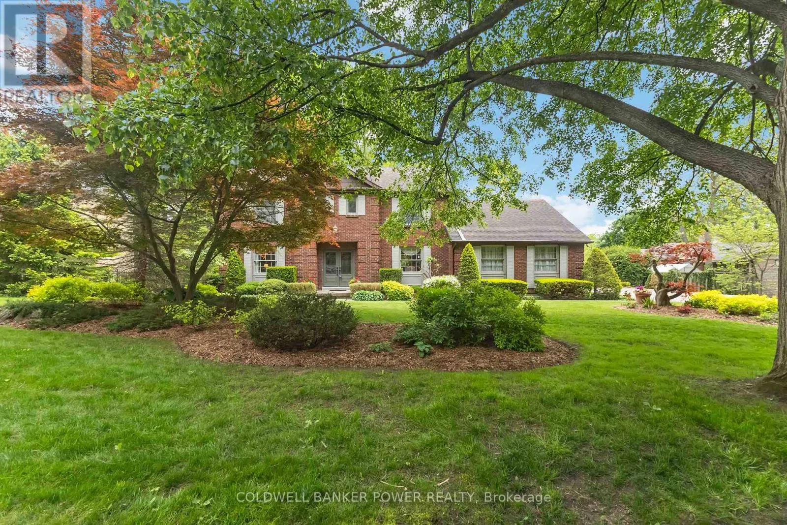 41 HAMPTON CRESCENT
