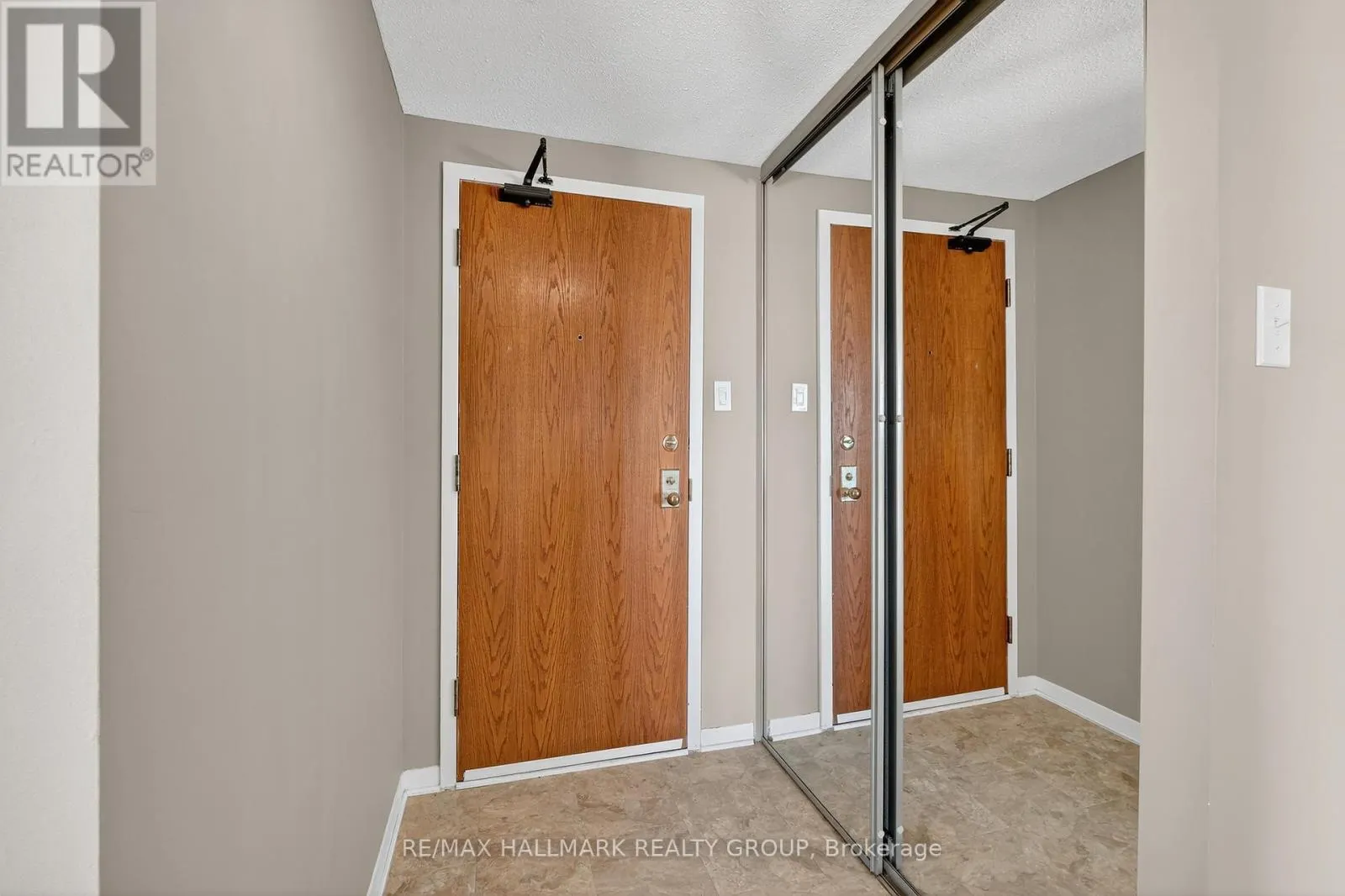 1207 - 80 SANDCASTLE DRIVE