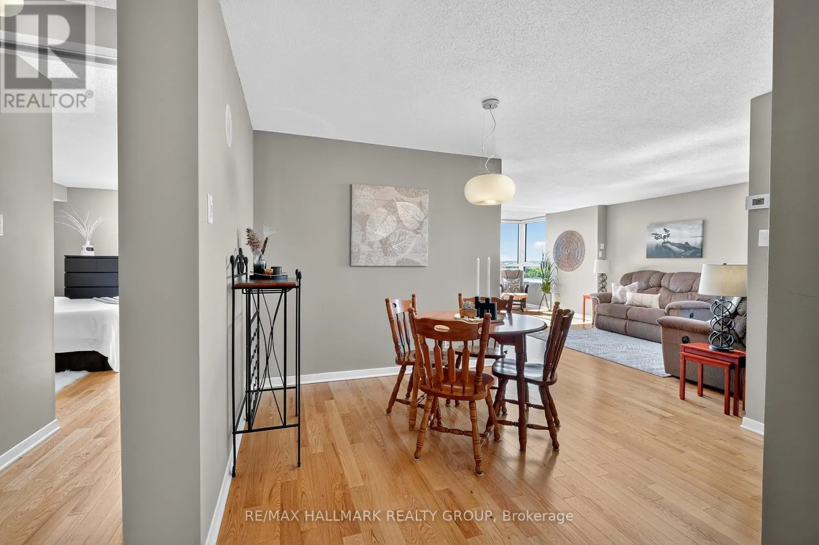 1207 - 80 SANDCASTLE DRIVE
