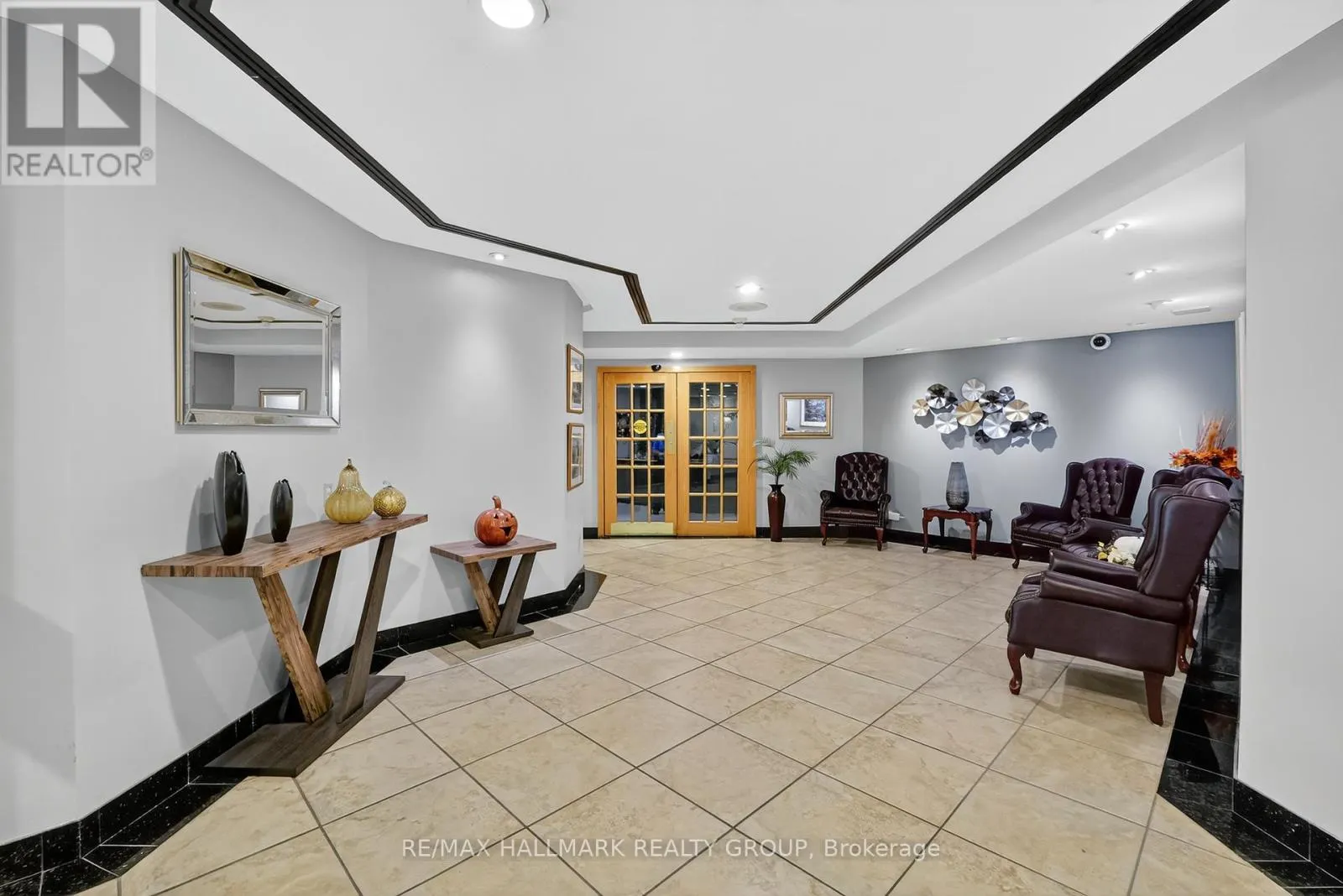 1207 - 80 SANDCASTLE DRIVE